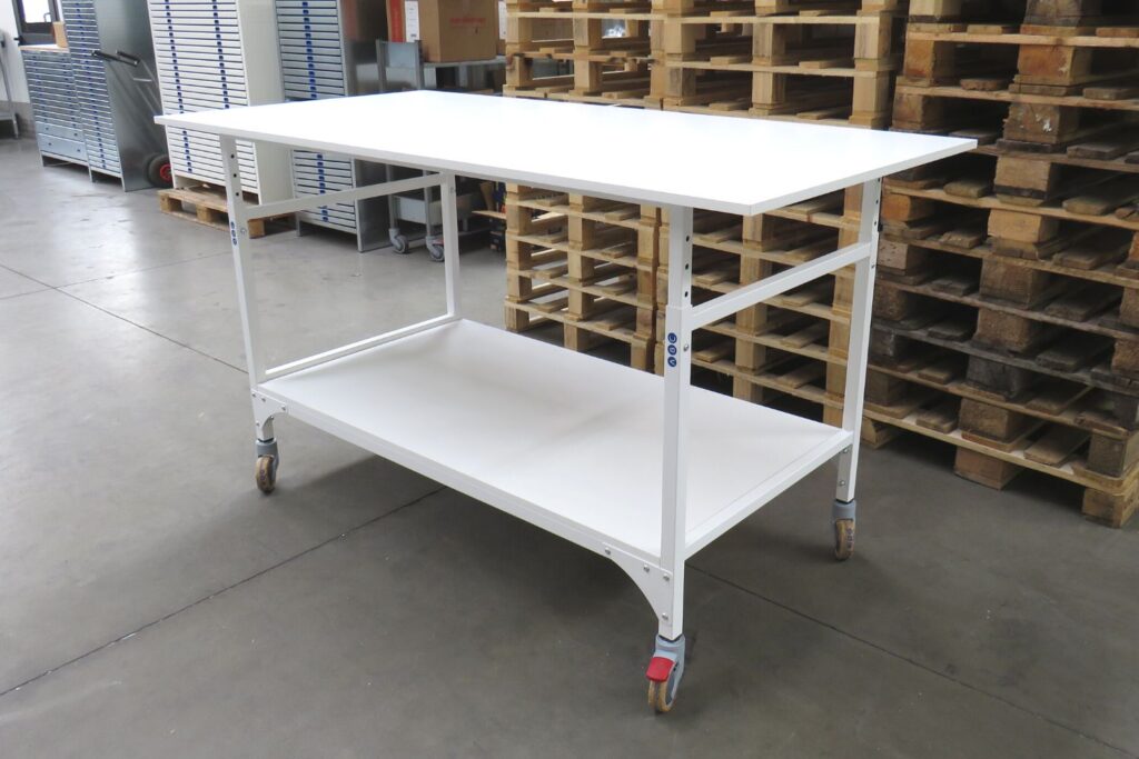 work-table-with-wheels
