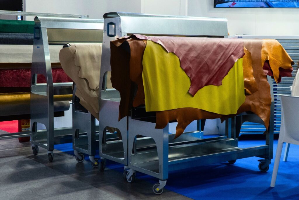 leather-horse-cart-Simac-2023