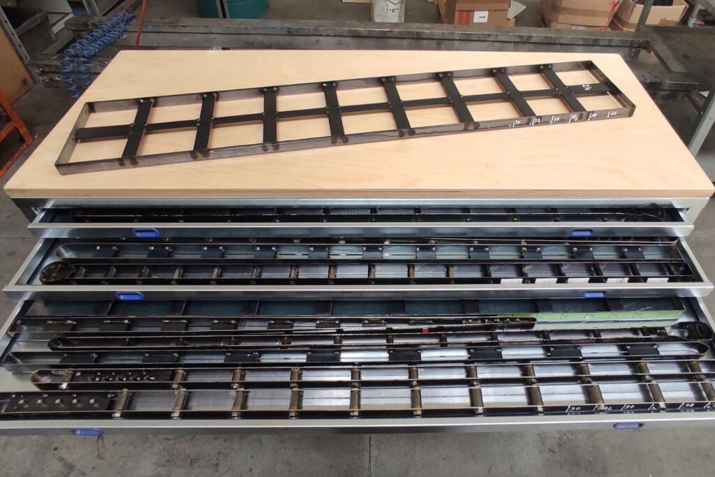 gestione-fustelle-voluminose-cassettiera-porta-fustelle-orizzontale