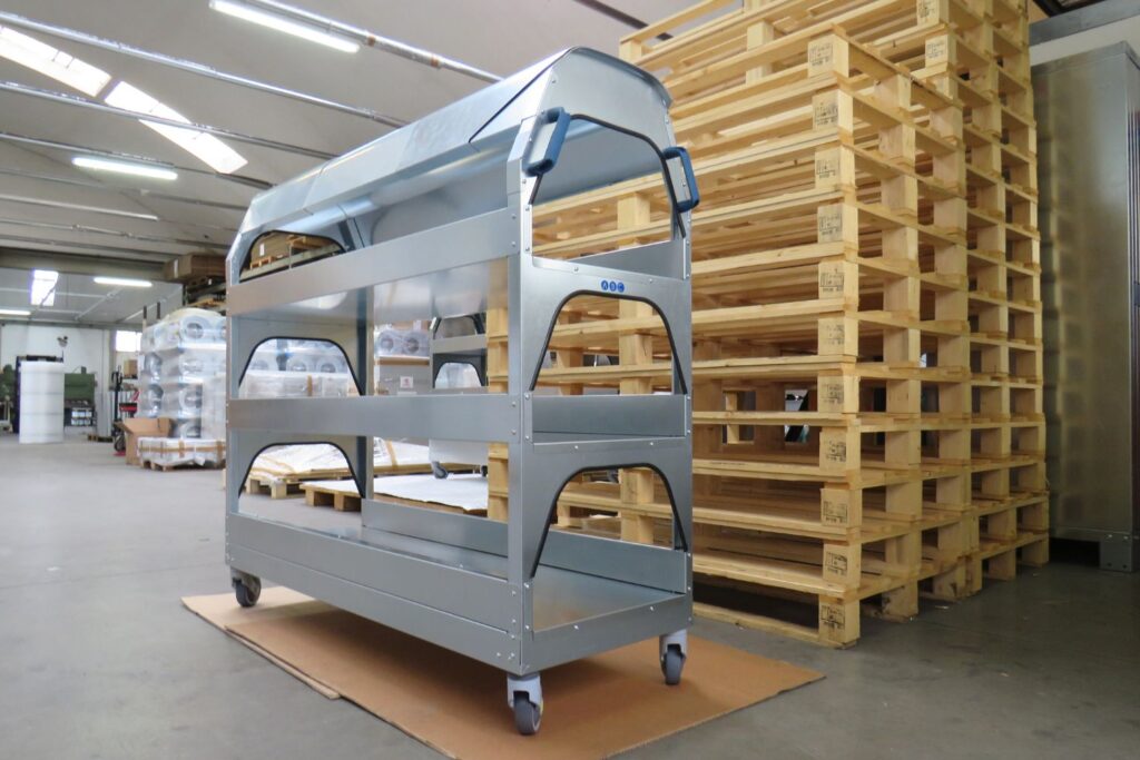 leather-horse-cart-with-wide-hump-3-shelves