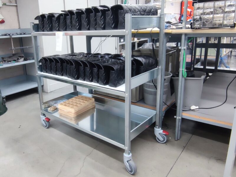carrello-a-piani-produzione-borsa