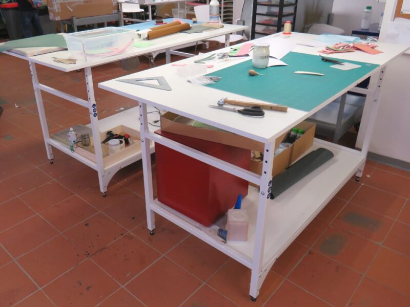 table-de-travail-modelage