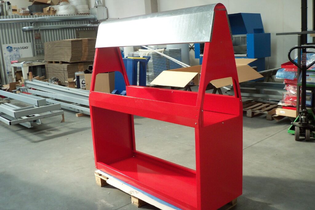 chevalet-cuir-peint-rouge