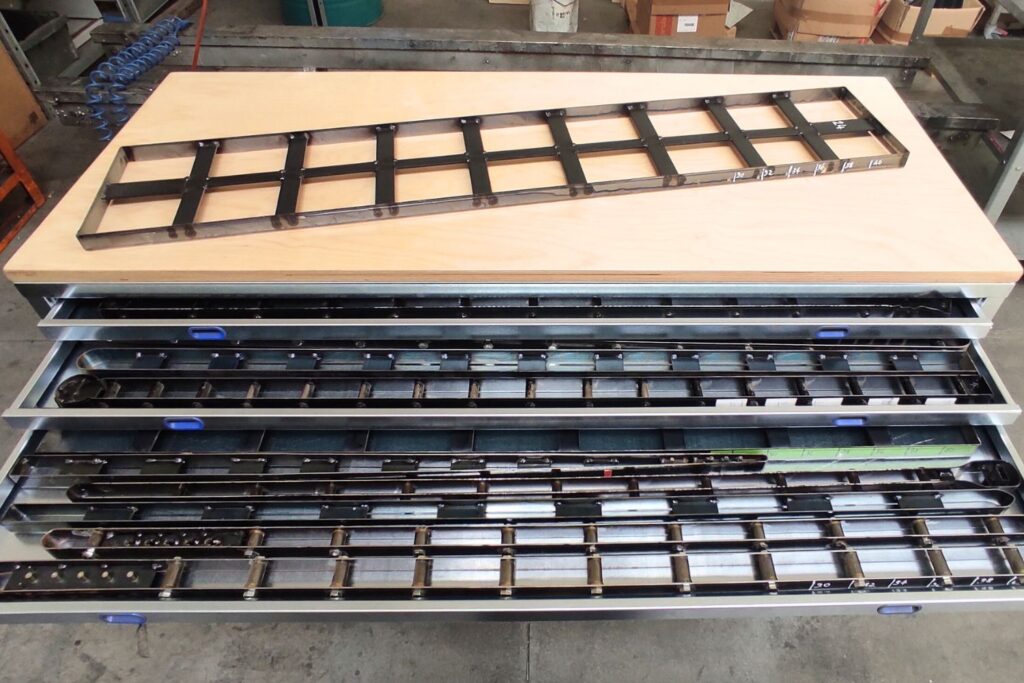 cassettiera-orizzontale-fustelle-ingombranti-cintura