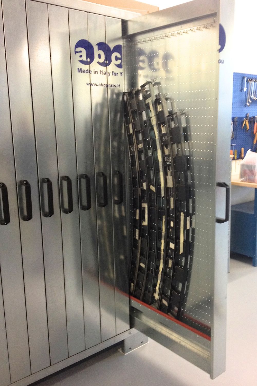 cassettiera-verticale-cinturificio