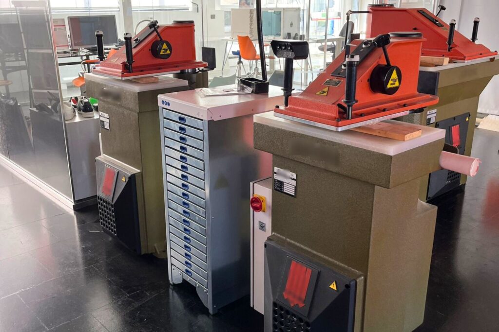 mueble-horizontal-troqueladora-para-troqueles