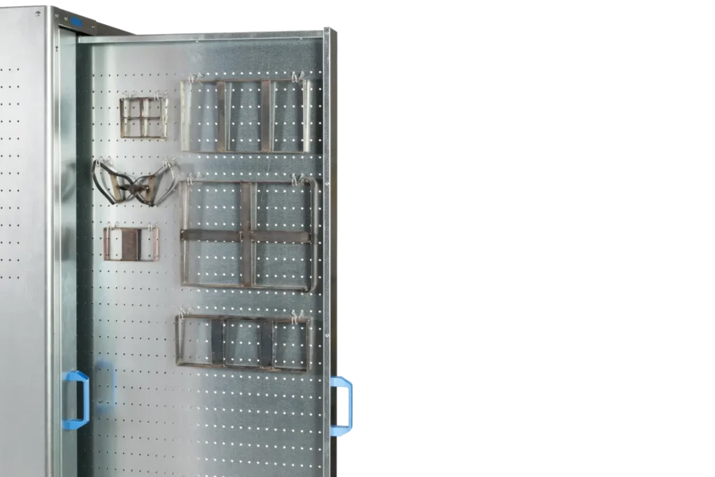 cassettiera-verticale-dettaglio-fustelle-appese