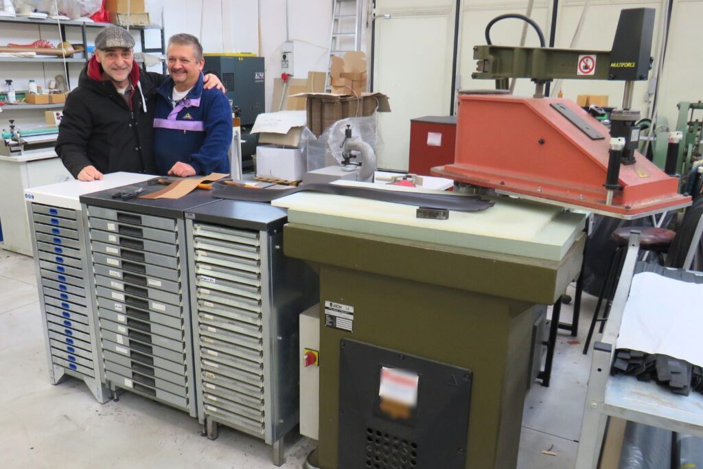 evoluzione-cassettiera-orizzontale-pelletteria-pratese_censored