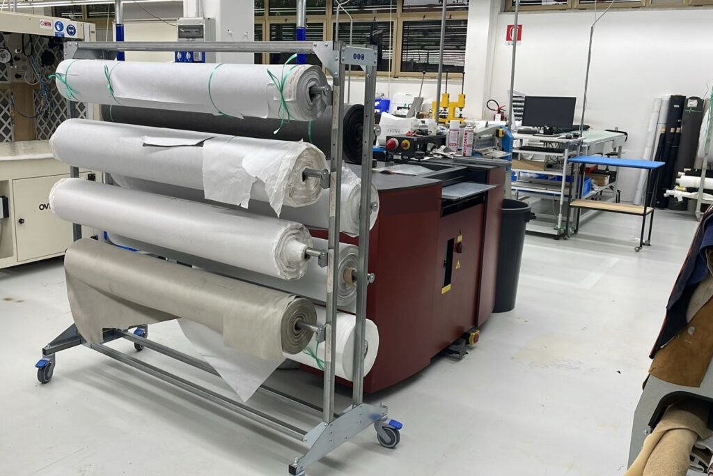 roll-trolley-leather-goods