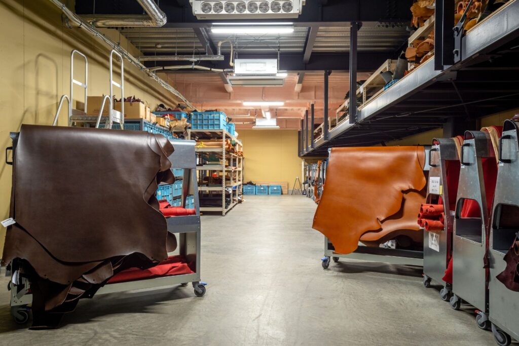 porte-peaux-atelier-maroquinerie