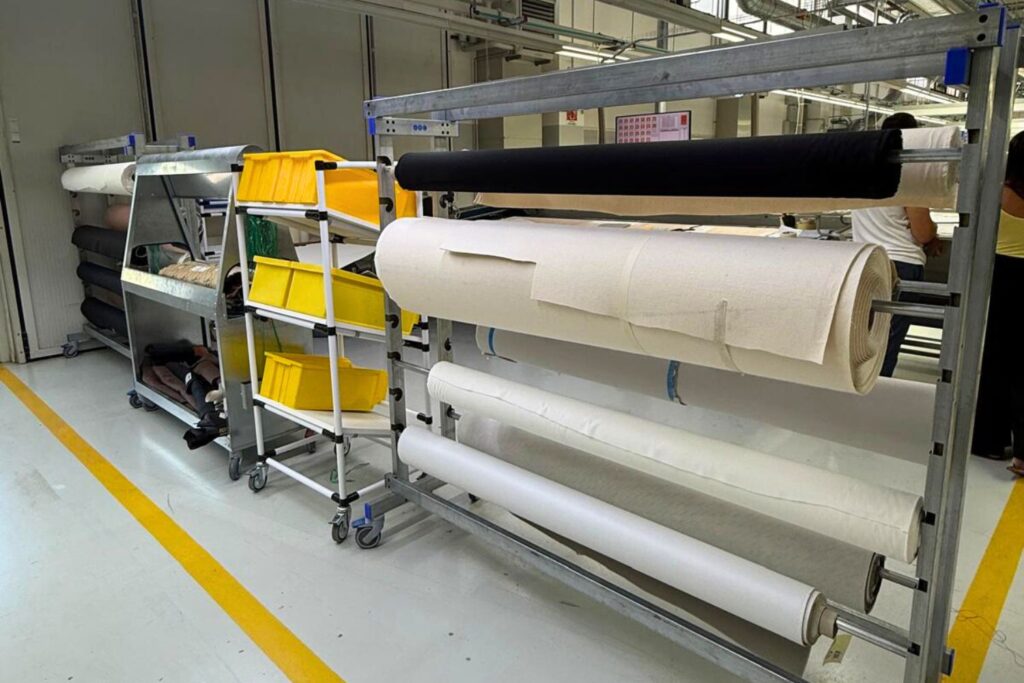 roll-trolley-shoes-factory